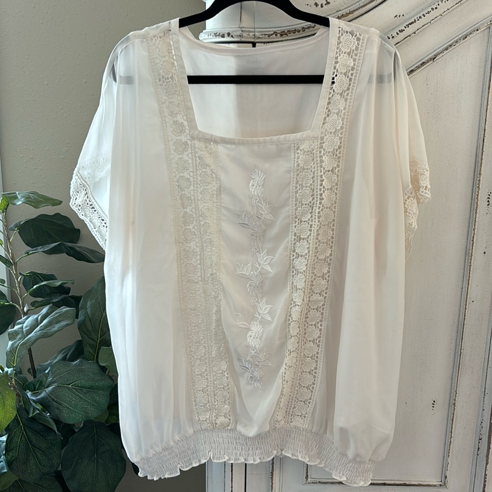 CJ Banks Ivory Short Sleeve Crochet Top with Tank, Women’s Size 2X